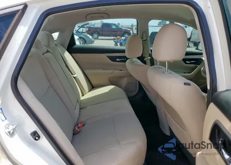 2015 Nissan Altima 2.5 из США, поврежденный, VIN 1N4AL3AP9FN897152